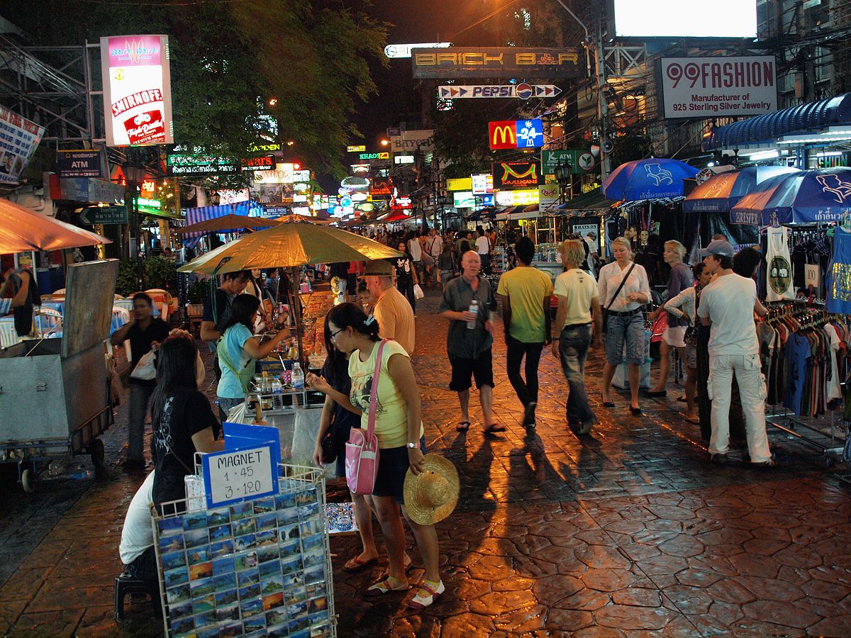 Khao San Road at night by kevinpoh.jpg