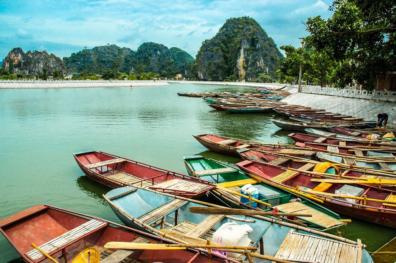 Botes tradicionales para recorrer Vietnam por agua