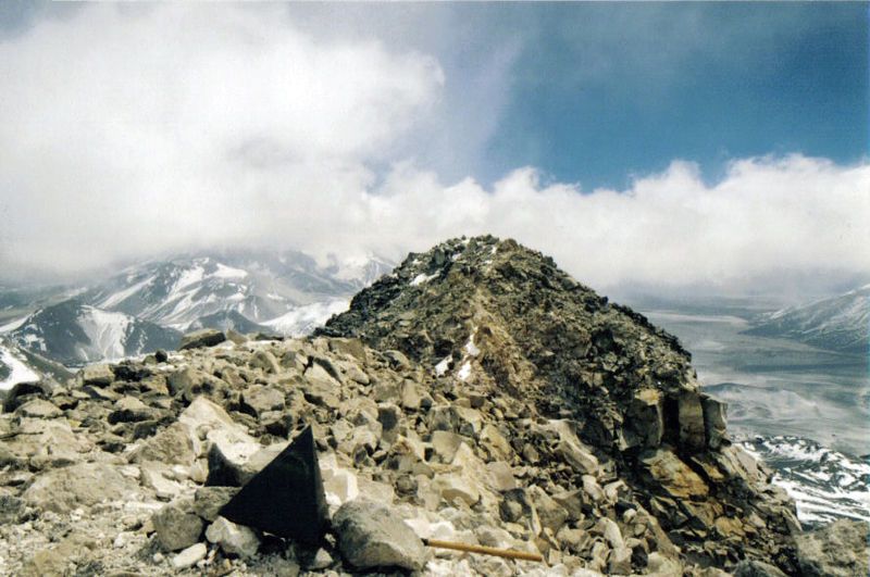 Ojos del Salado, Ruta de los Seismiles