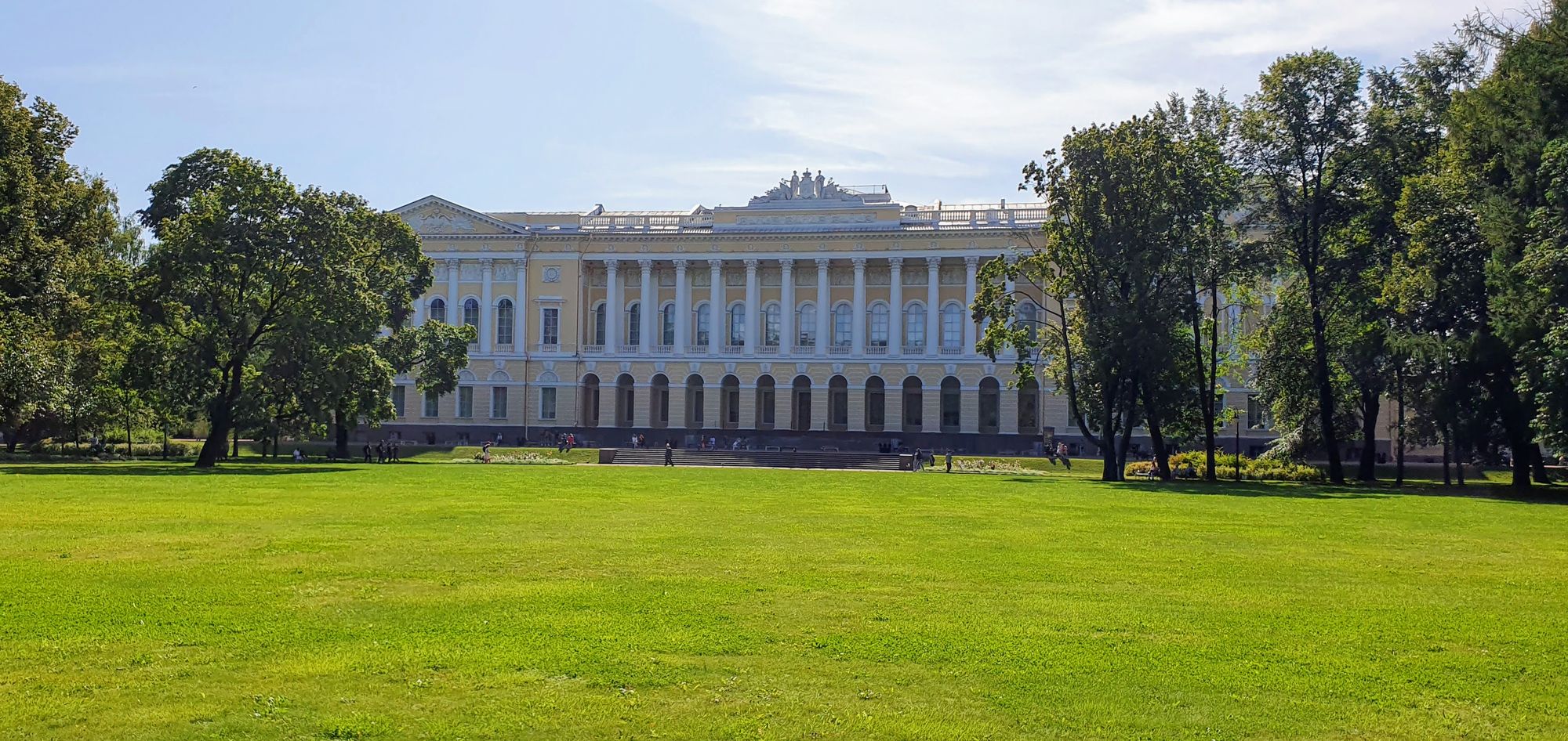 Recorriendo los Jardines de verano de los zares en San Petersburgo