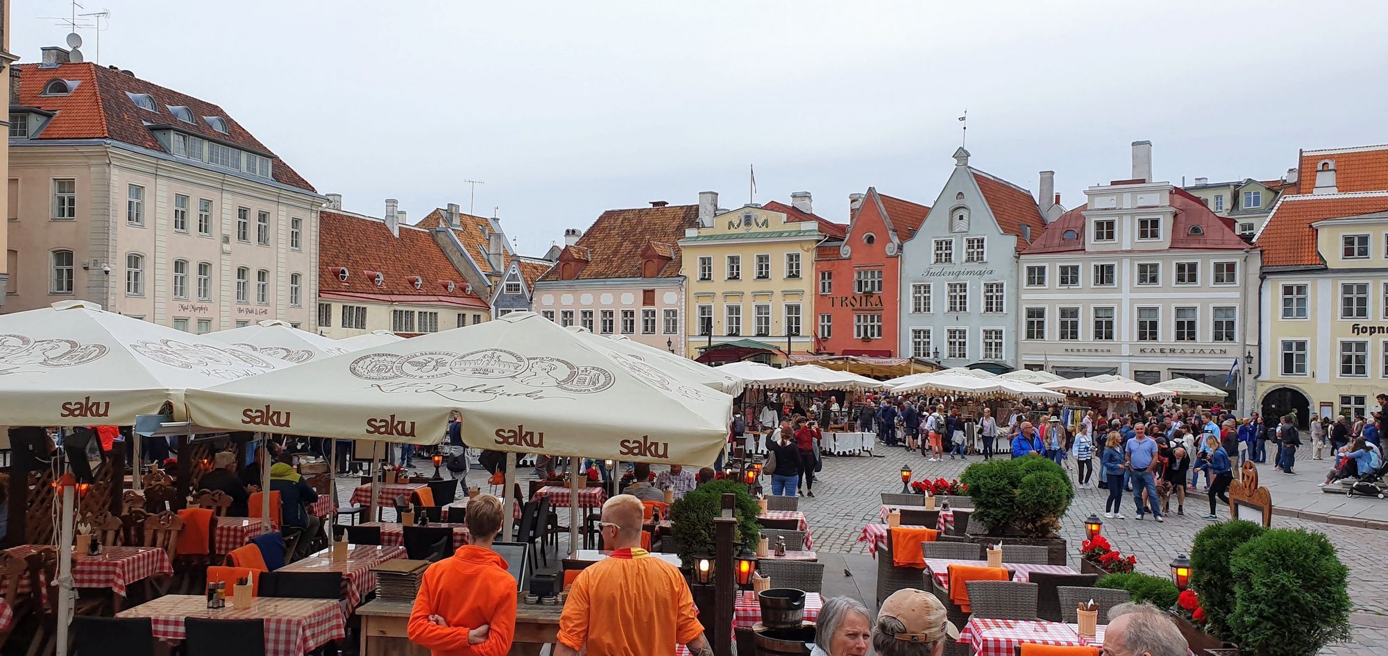 Plaza principal del casco antiguo de Tallinn