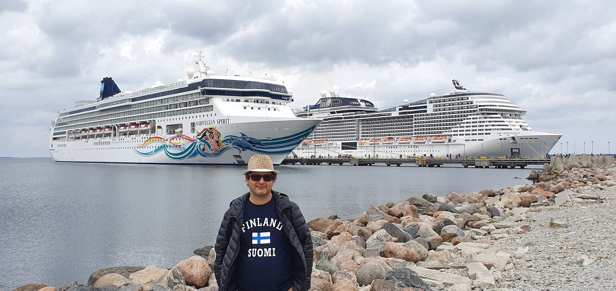 El Norwegian Spirit en el puerto de Tallinn