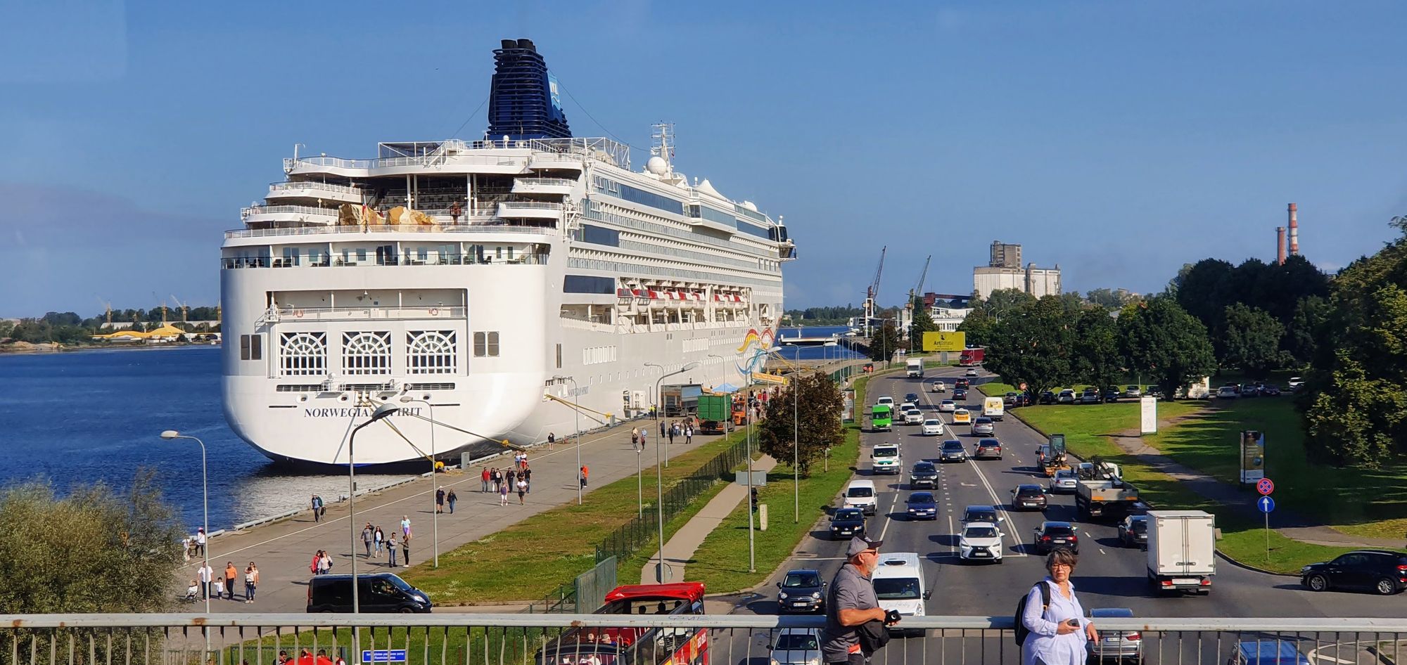 El imponente Norwegian Spirit en Riga, Capital de Letonia