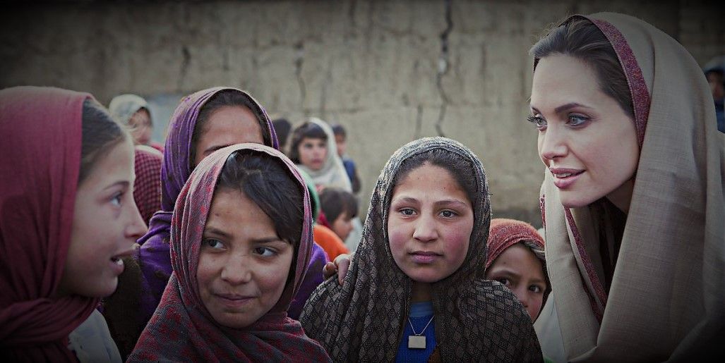 Angelina Jolie, en las redes por Afganistán.