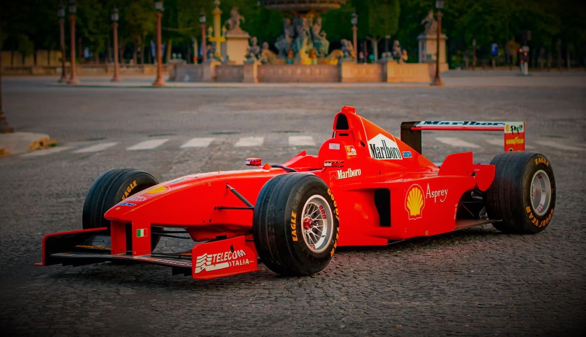 Ferrari invencible.