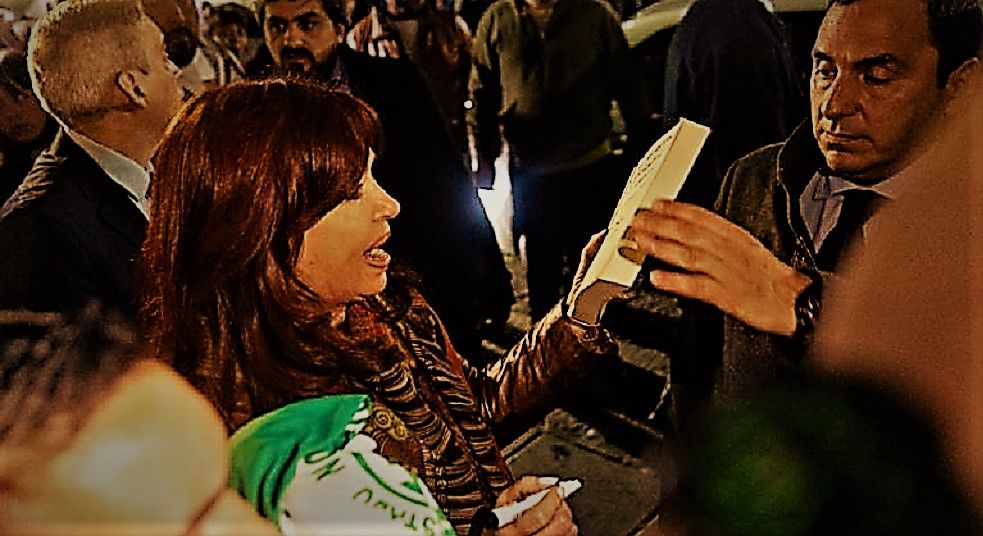 Gran conmoción por el intento de homicidio a Cristina Fernández de Kirchner.