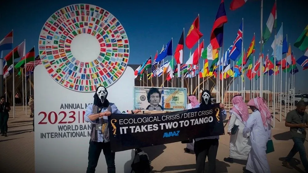 Protesta de ambientalistas contra Milei.