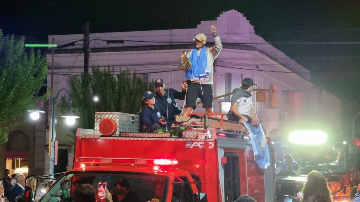 Manuel Andújar, Ganador del Dakar, Celebra su Victoria en Lobos