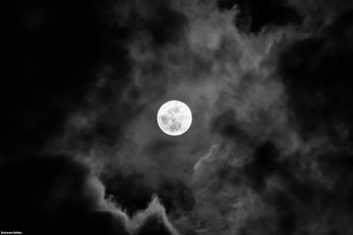 Luna Llena en Acuario: El despertar de la mente libre