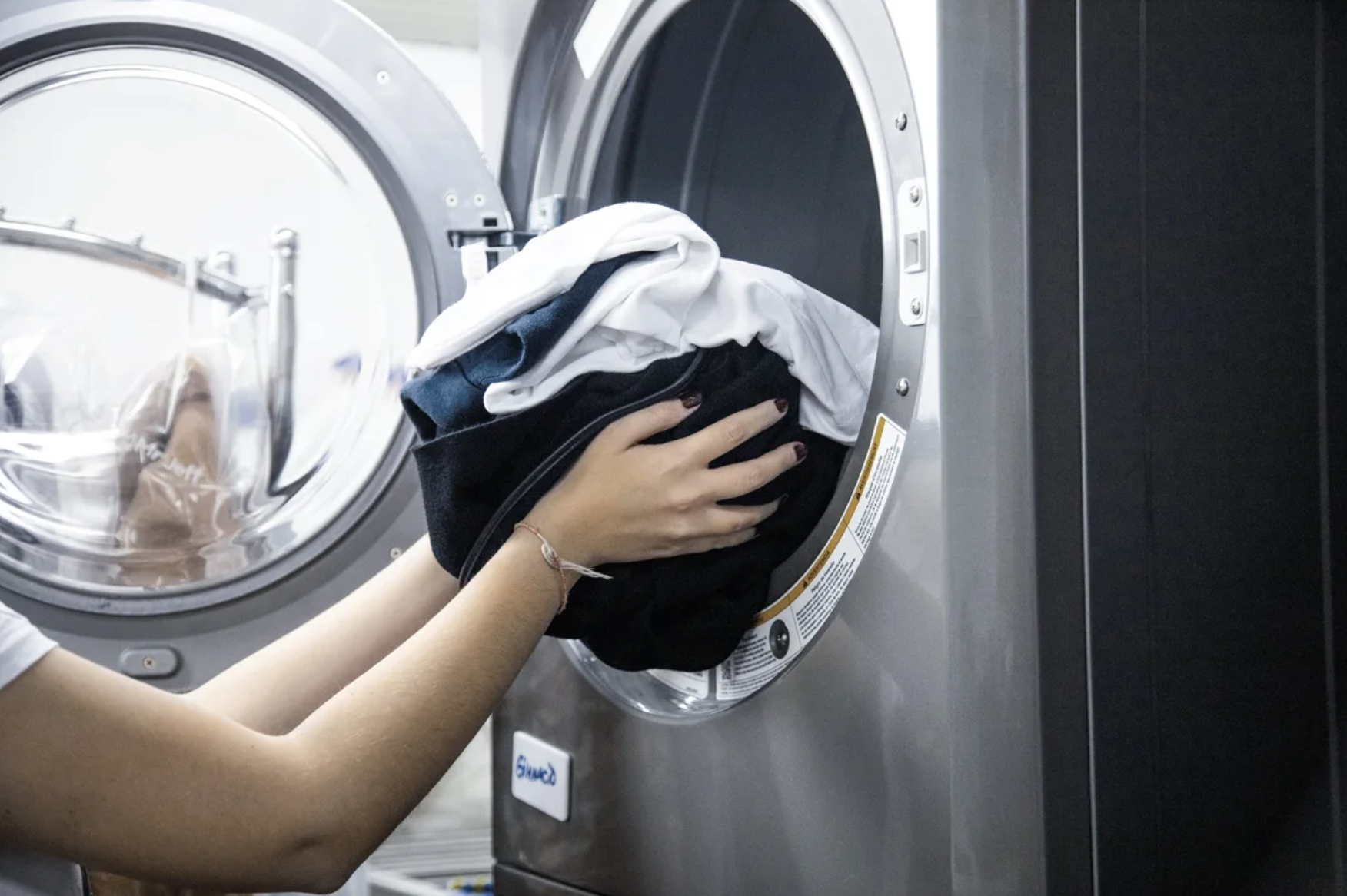 Coronavirus: Cinco consejos básicos sobre cómo desinfectar la ropa en tu casa
