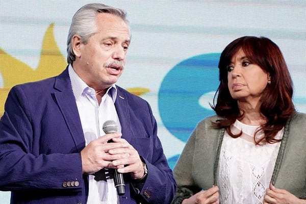 Cristina y Alberto Fernández en su peor momento de imagen digital