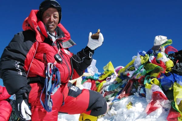 Sherpas: el secreto de los superhombres que conquistaron las alturas.