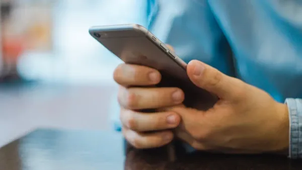 Minimalismo digital: cómo desintoxicarte del celular en 7 días