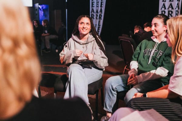 Nuevas generaciones, nuevas reglas: cómo piensan los jóvenes en 2025