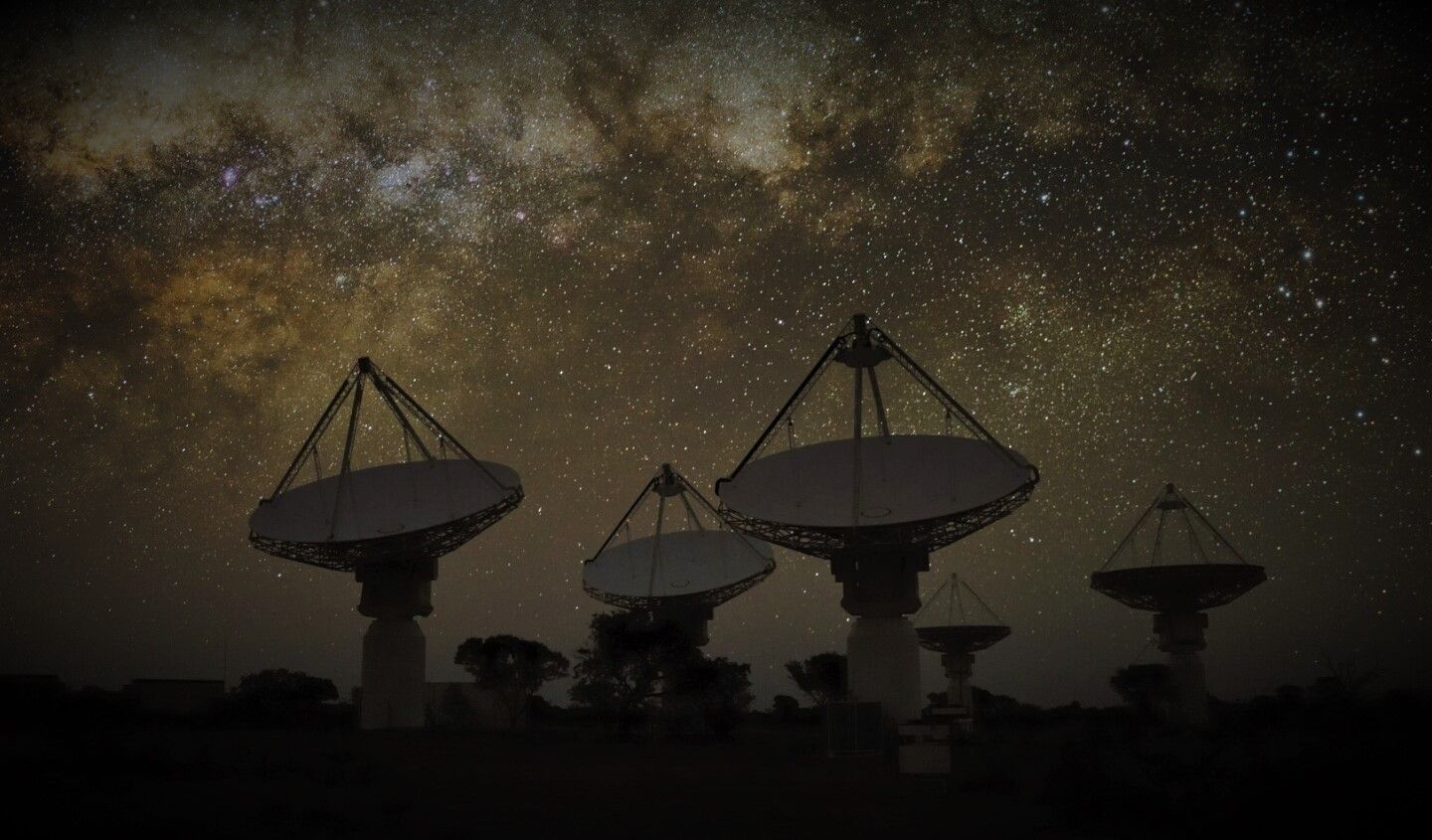 Extrañas señales captadas desde el centro de la Galaxia, astrónomos sorprendidos.