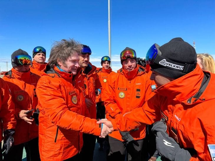 Javier Milei en la Antártida: El problema de la lucha contra los Microplásticos
